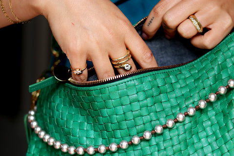 Grooved diamond pinky