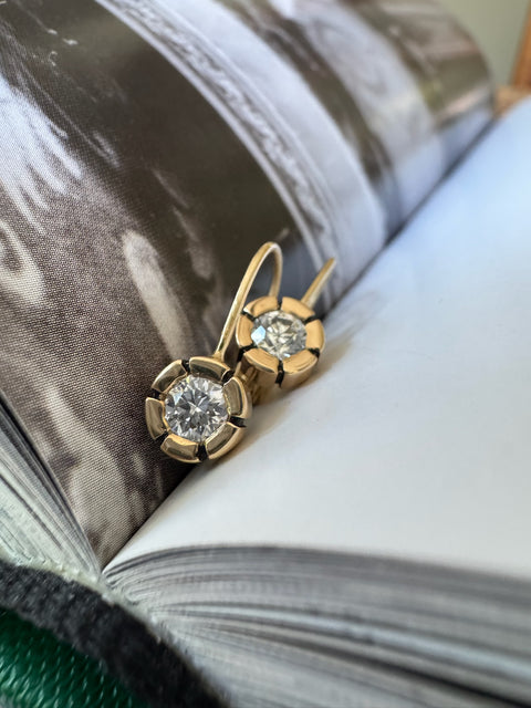 Groove lever back earrings